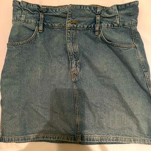 Women’s H&M short Jean skirt. Size 12.